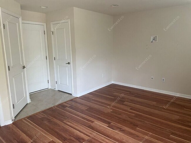 Building Photo - 4002 Luminary Dr