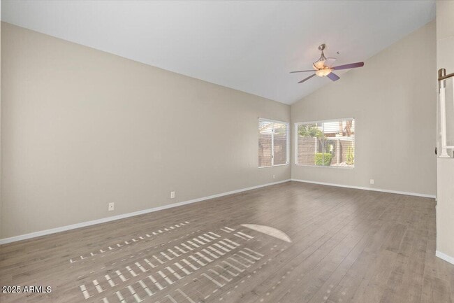 Foto del edificio - 9416 E Sutton Dr