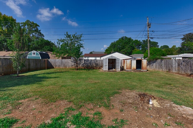 Building Photo - 3116 Hale Dr SW