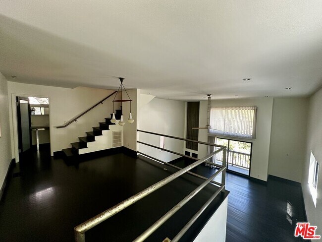 Foto del edificio - 2415 Laurel Pass Ave