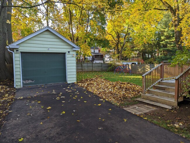 Foto del edificio - Spacious 3 Bedroom 1.5 Bath