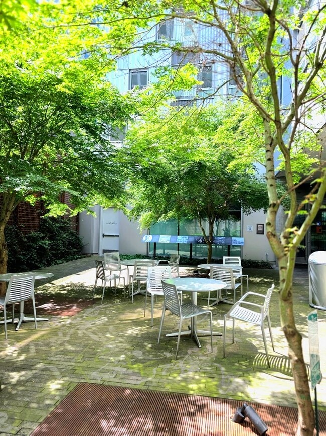 Interior Photo - Louisa Flowers apartments