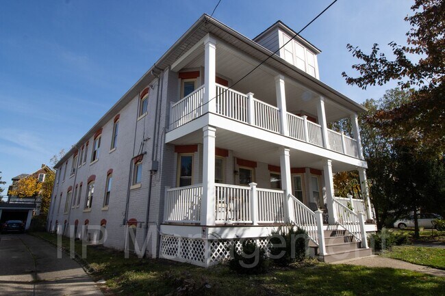 Foto del edificio - Cute and clean 1 bedroom unit in the heart...
