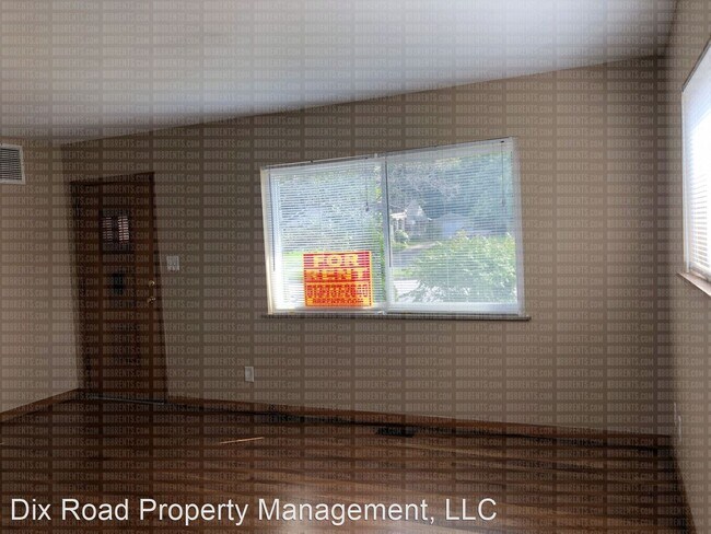 Building Photo - 810-812 N University Blvd