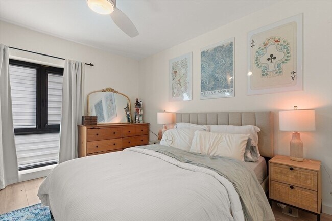 Foto del edificio - 11-A Parker Hill Ave