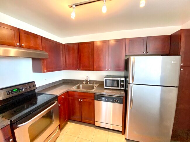 Foto del edificio - 655w Irving Park Rd