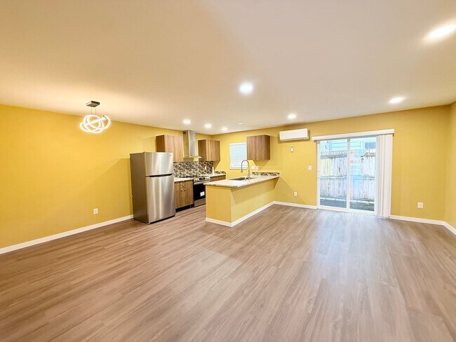 Foto del edificio - JD Developers LLC 5711