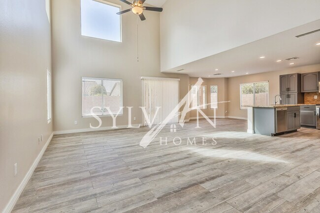 Foto del edificio - Come home to this gorgeous 4BR 3BA home