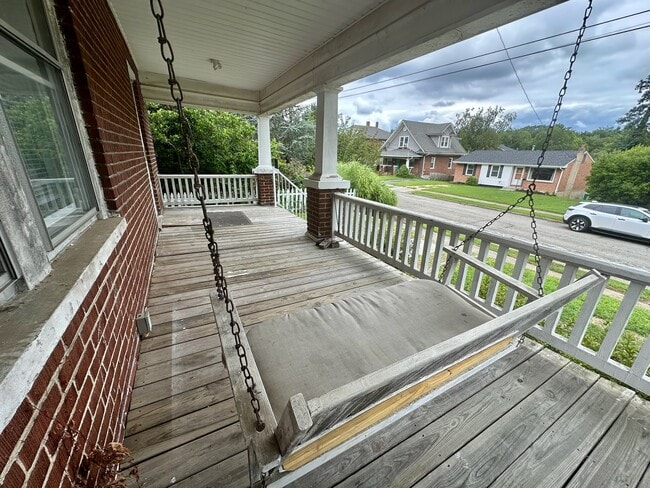Foto del edificio - 615 Arbutus Ave SE