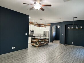 Building Photo - 211 Pleasant Hl Wy