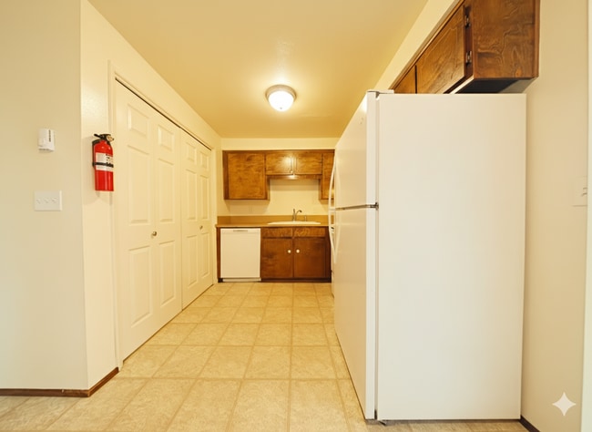 Building Photo - 2 Bedroom Apartment ~ Close to 9th Street ...