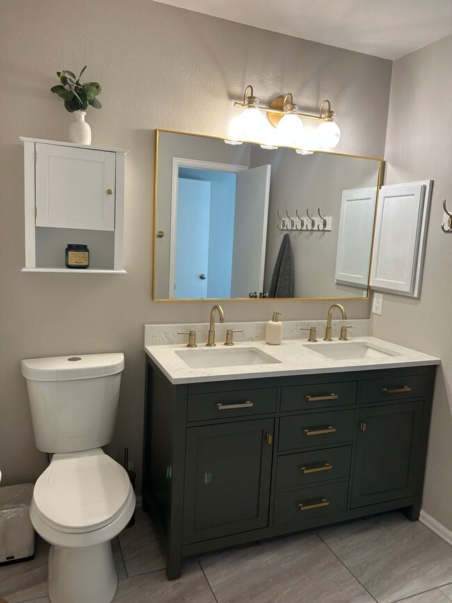 Foto del edificio - 1818 S Quebec Way