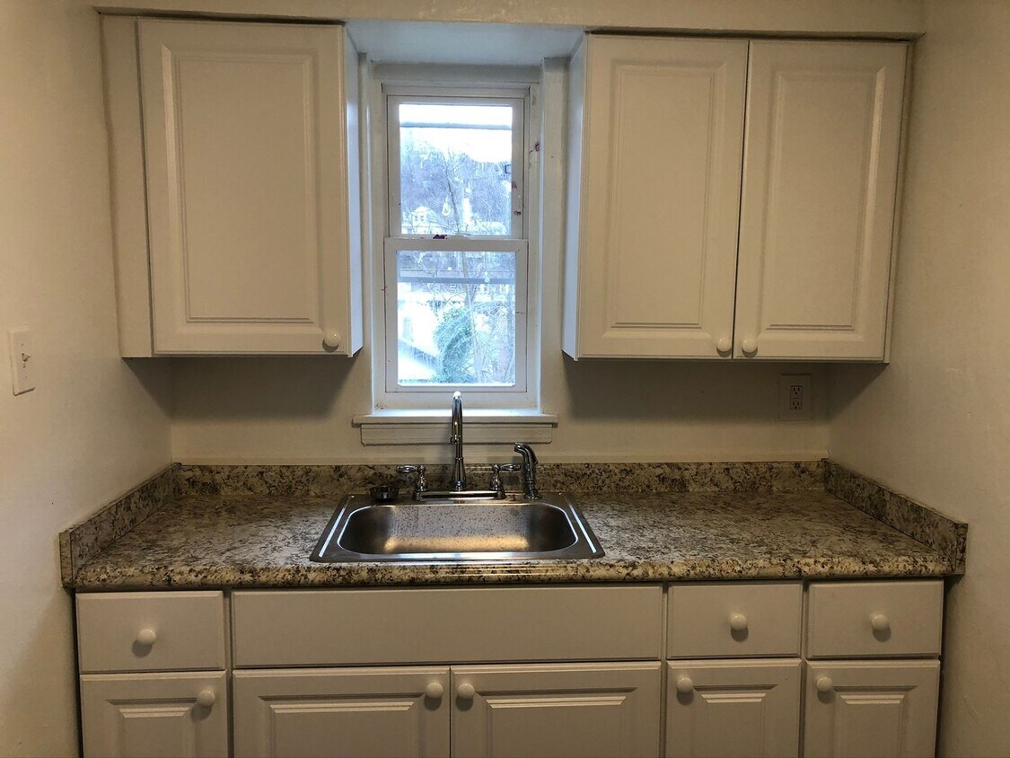 Foto principal - 1567 Clark St