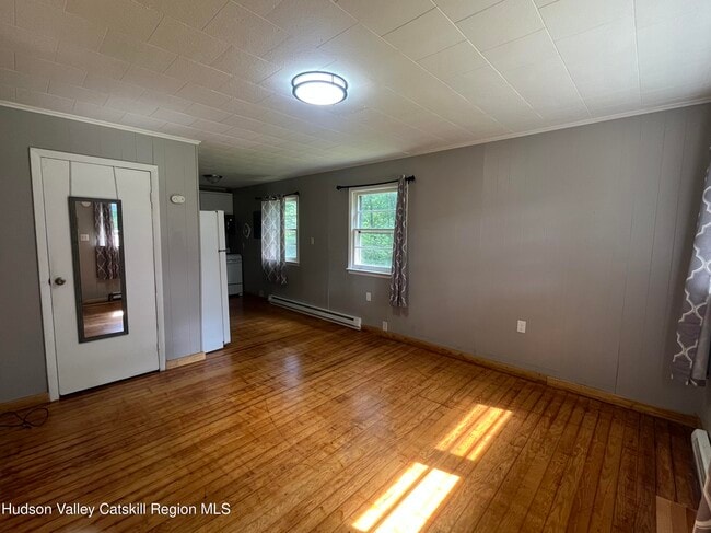 Building Photo - 143 Vedder Rd