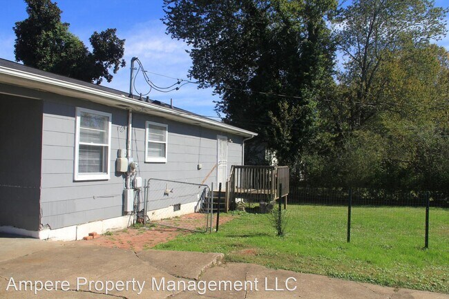 Foto del edificio - 3 br, 1 bath House - 4600 Shawhan Rd