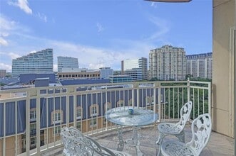 Building Photo - 3225 Turtle Creek Blvd