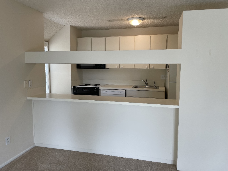 Photo - 100 Kerr Pkwy (Lake Oswego, OR)