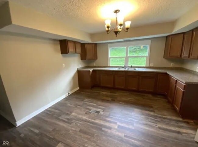 Foto del edificio - One Level, 3 bedroom