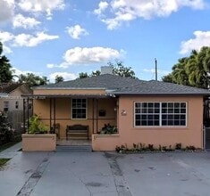 Building Photo - 2250 SW 11th St