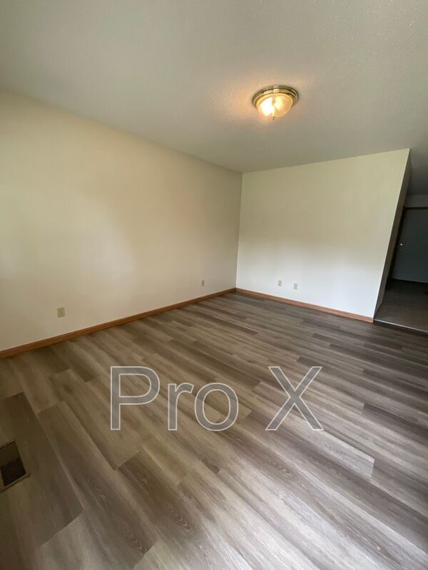 Foto del edificio - 404 E Adams St