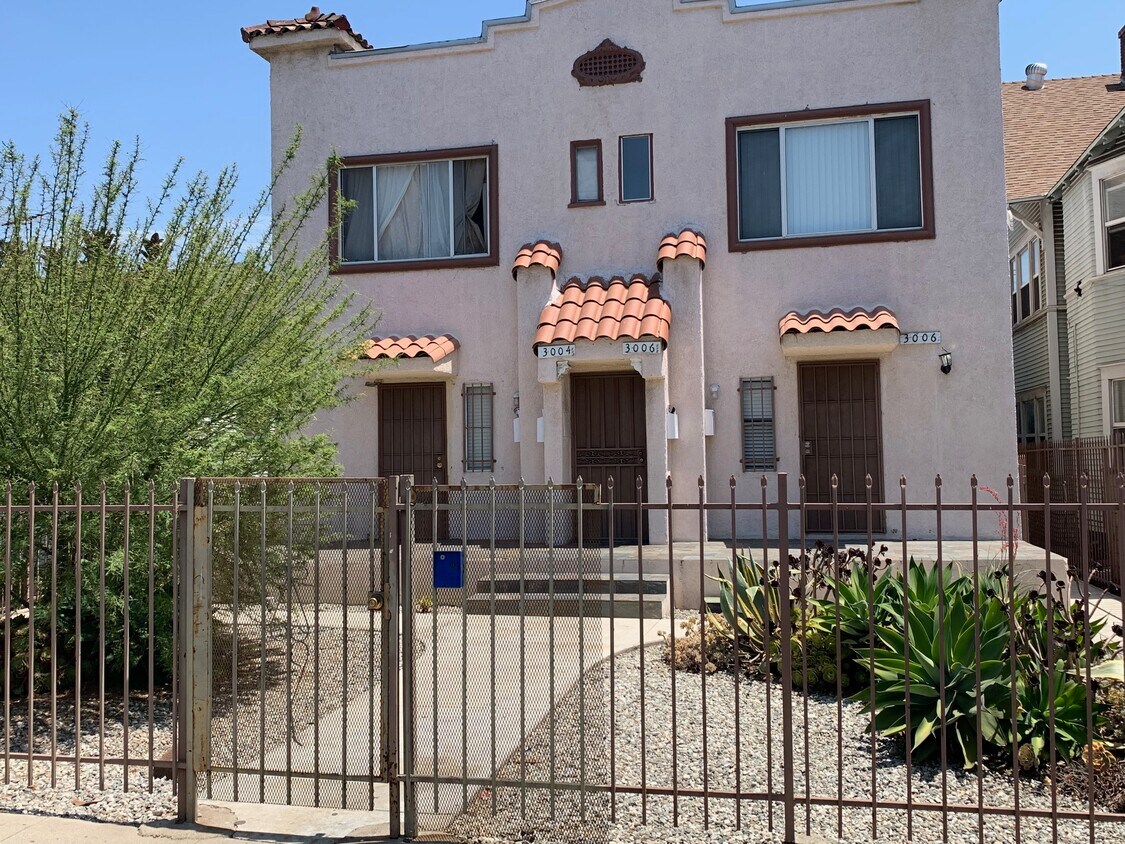 Primary Photo - 3006 Van Buren Pl