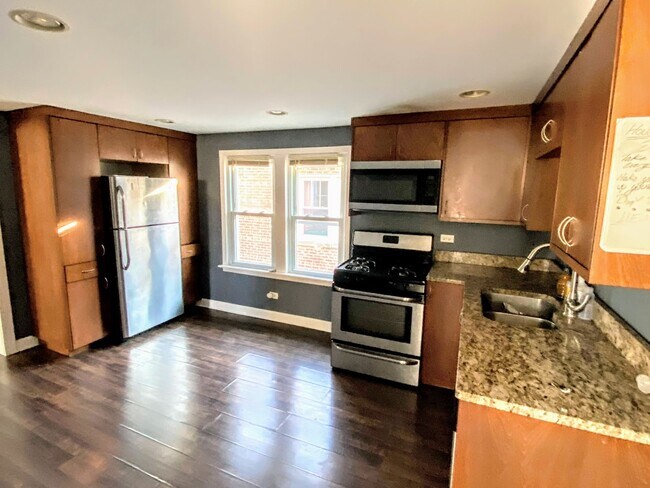 Building Photo - 4610 N Harding Ave