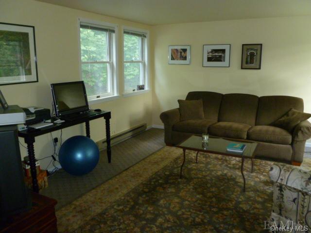 Foto del edificio - 390 Hardscrabble Rd