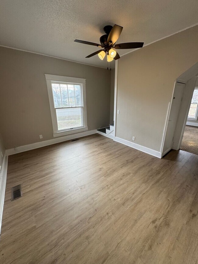 Building Photo - 4 bedroom/1 bath house w/storage building