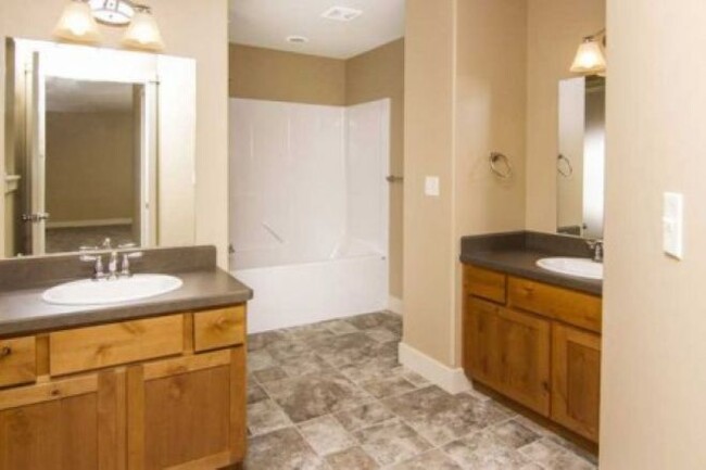 Building Photo - 5823 Horseshoe Trl