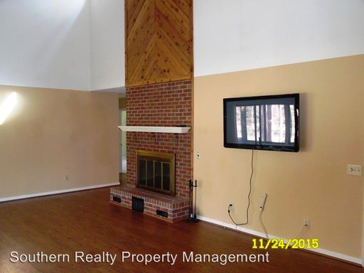 Building Photo - 533 Perth Dr