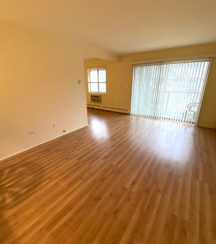 Primary Photo - 6 Villa Verde Dr