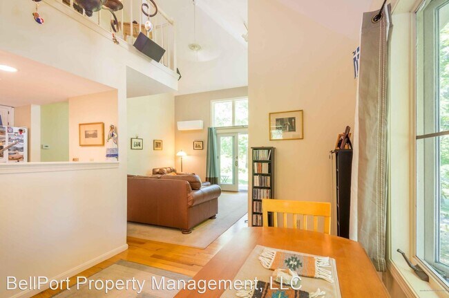 Foto del edificio - 2 br, 2 bath House - 7 Twin Knolls Lane