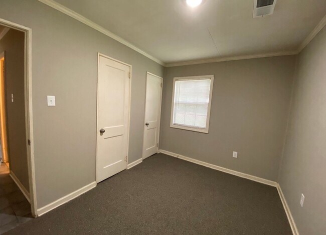 Foto del edificio - 7854 Captain- 2 Bdrm 1 Bath