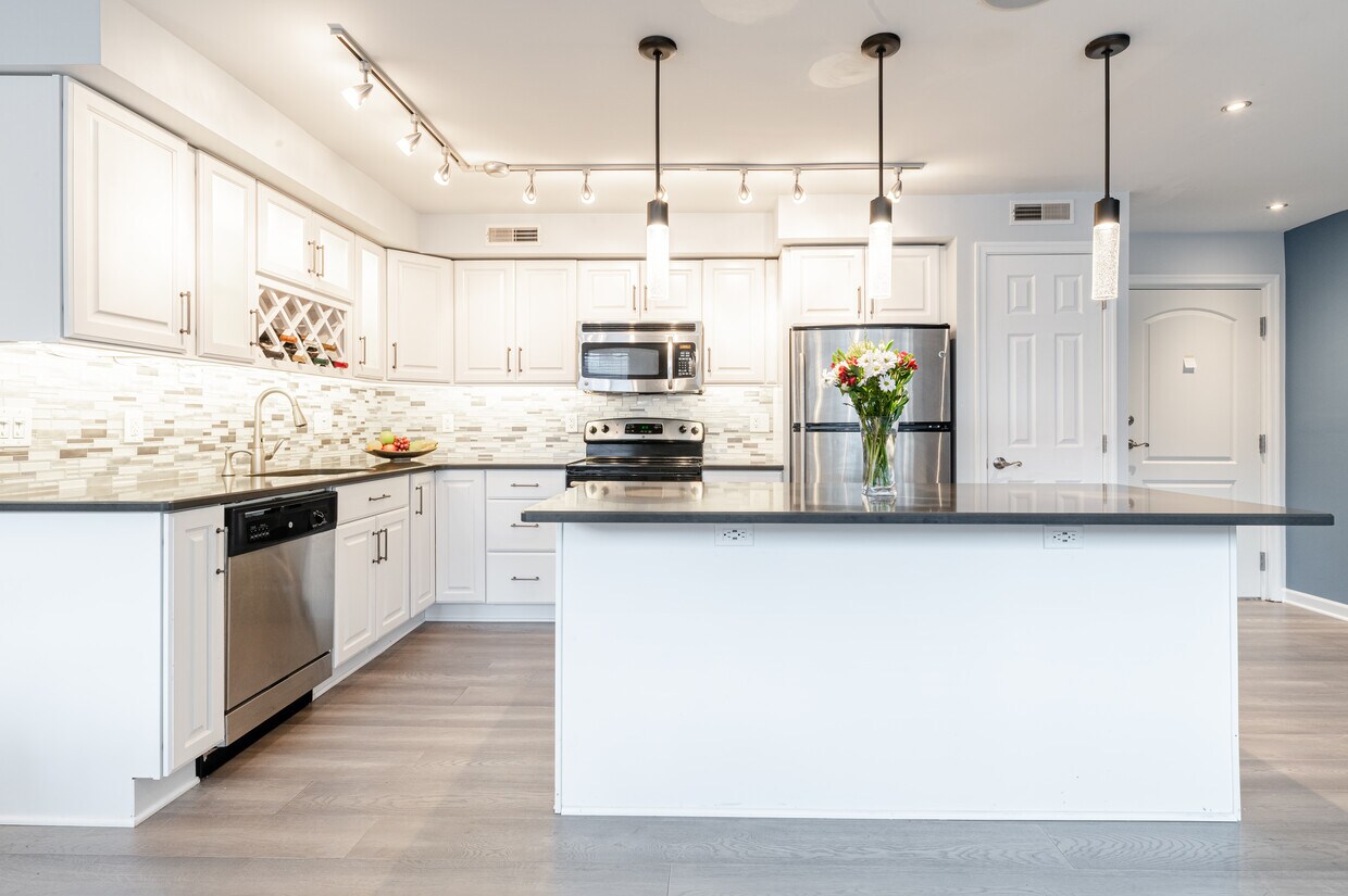 Newly renovated kitchen. - 1620 29th St SE