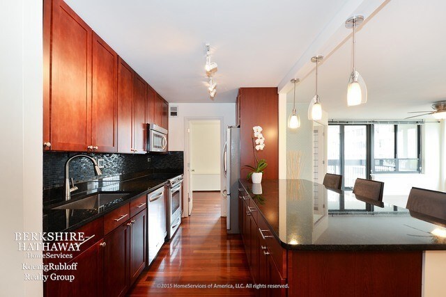 Foto del edificio - 222 E Pearson St