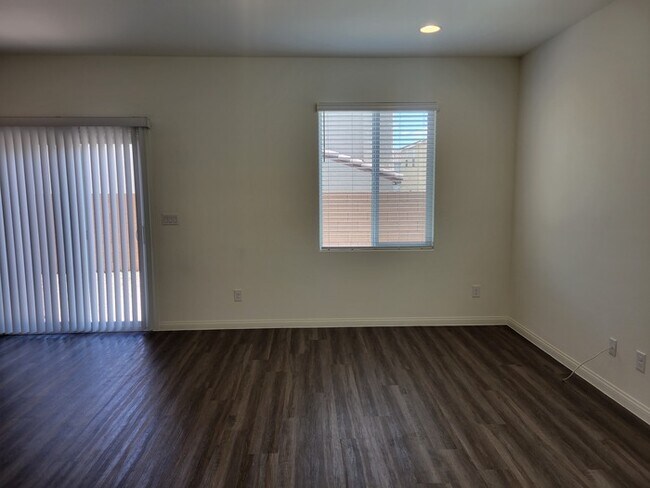Foto del edificio - Beautiful 4 bedroom home!