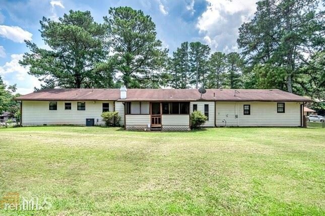 Building Photo - 4 br, 2 bath House - 1023 Strawberry Lane