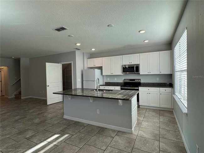 Building Photo - 10070 Tawny Mdw Aly