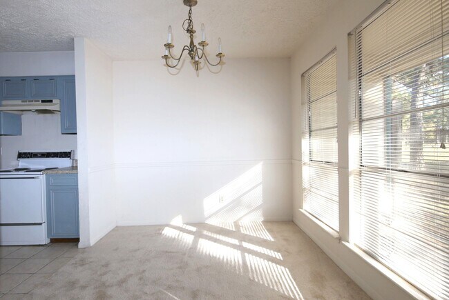 Foto del edificio - 13611 Ravensway Dr