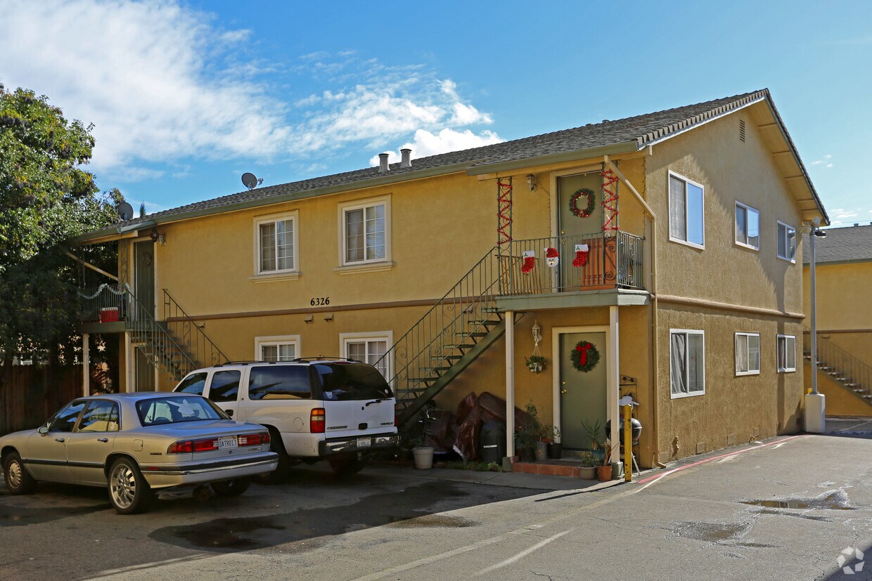 Foto del edificio - Greenback Lane Apartments