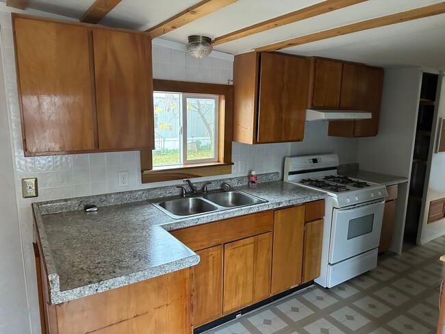 Building Photo - New Holstein Manufactured Housing Community