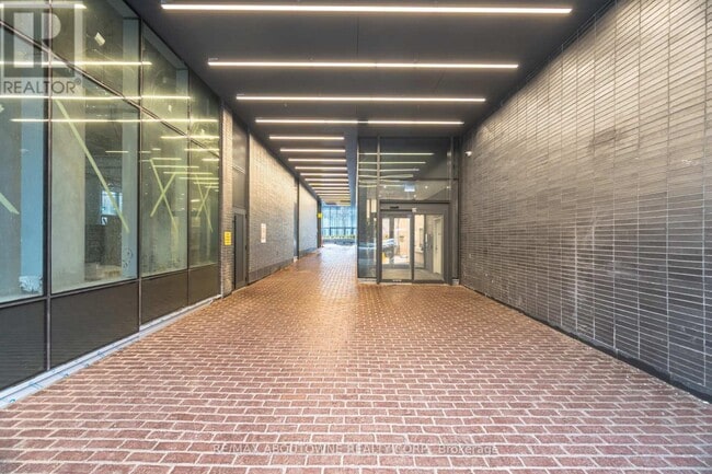 Building Photo - 35 Parliament St