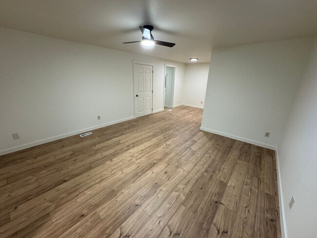 Foto del edificio - Beautifully Renovated 4-Bedroom Home in NW...