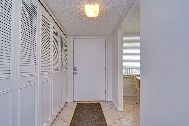 Foto del edificio - 7100 Sunset Way