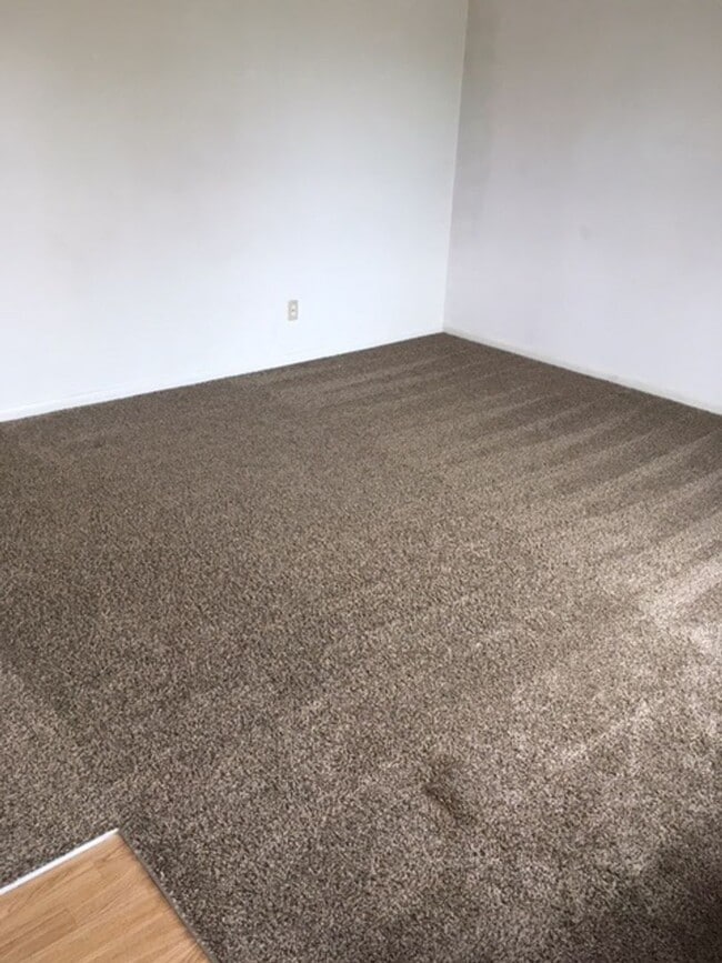 Building Photo - Warm and Welcoming Duplex with Private Yard in Fort Collins