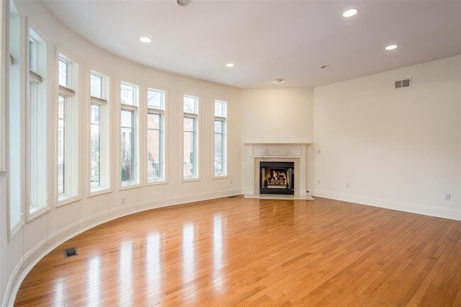 Building Photo - 138 Hudson Cove