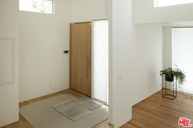 Foto del edificio - 444 W Avenue 37