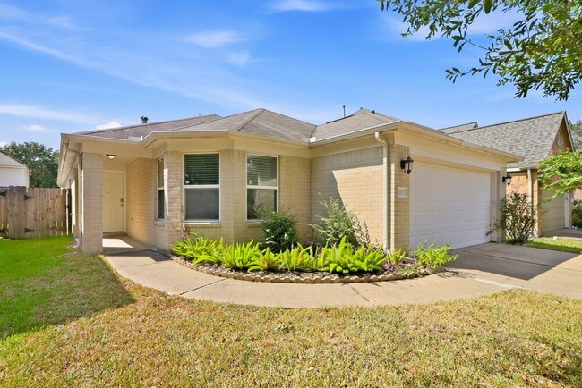 Building Photo - 3207 Apple Dale Dr