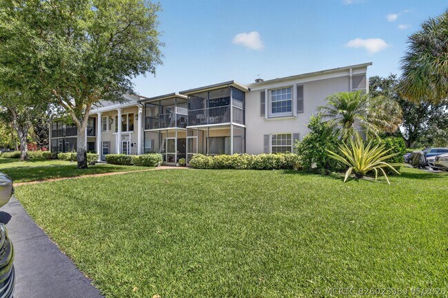 Foto del edificio - 9101 Jacaranda Ln