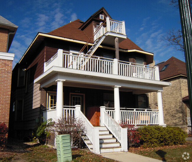 Building Photo - 414 W Main St